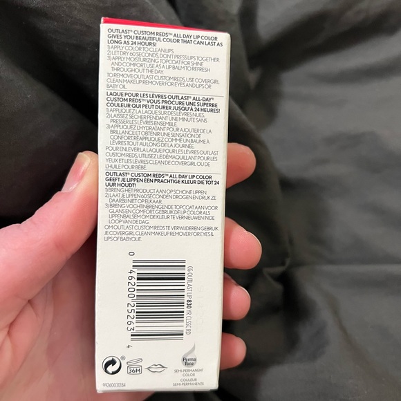 COVERGIRL Outlast All-Day Lip Color Custom Reds, Your Classic Red, 0.06 - Picture 5 of 10